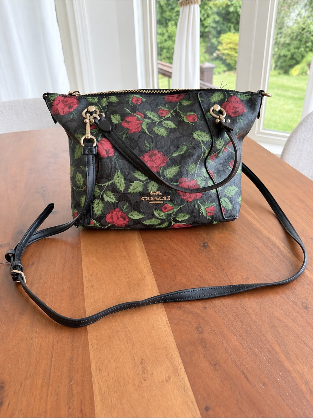 Coach Gallery Tote CG681 Black Red Rose Floral Crossbody Bag 🌹🖤